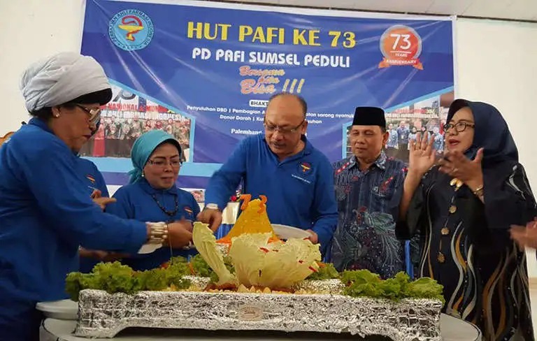 Ketua PAFI Sumatera Selatan Pimpin Perayaan HUT ke-73 dengan Aksi Sosial