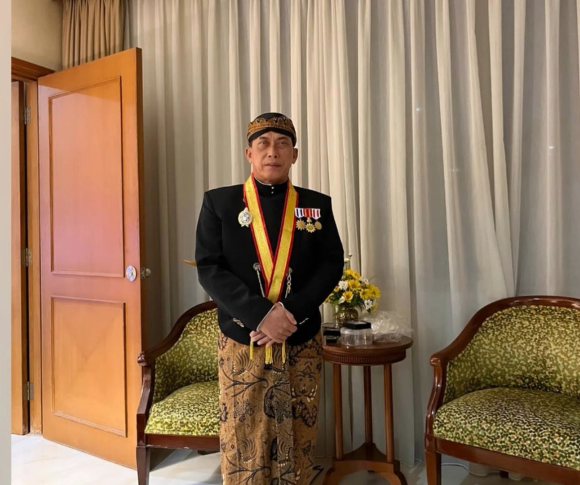 Wakil Bupati Kapuas Hulu Sukardi, Dianugerahi Gelar Kanjeng Raden Tumenggung dari Keraton Surakarta
