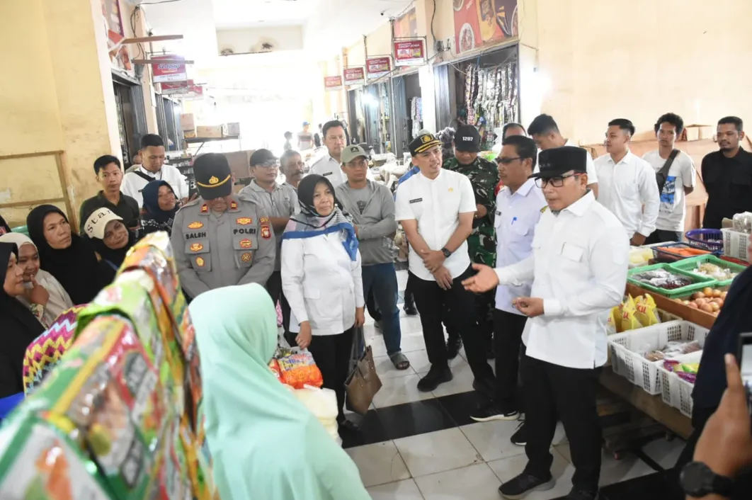 Cegah Disinformasi, Bupati Kubu Raya Luruskan Retribusi Pasar Rasau Jaya