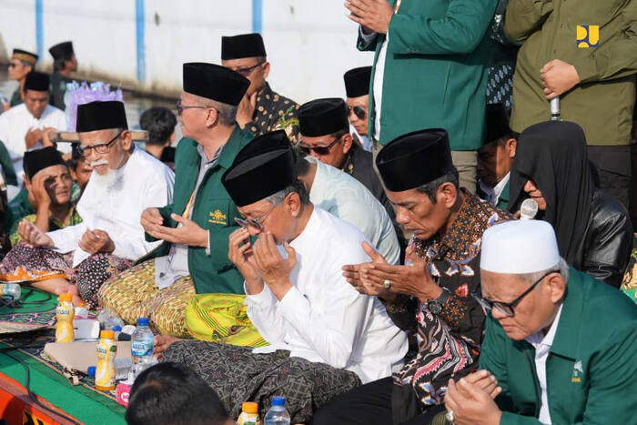 Istighosah Bersama Warga Demak, Kementerian PU Bergerak Cepat Atasi Banjir Rob