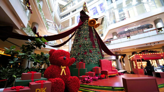 Dari Ice Skating sampai Parade Santa, PIK Avenue Hadirkan Enchanted Noel