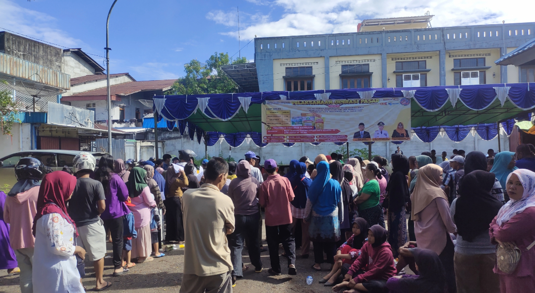 Pemkot Singkawang Gelar Pelaksanaan Operasi Pasar Lanjutan di Stasiun Terminal Pasiran