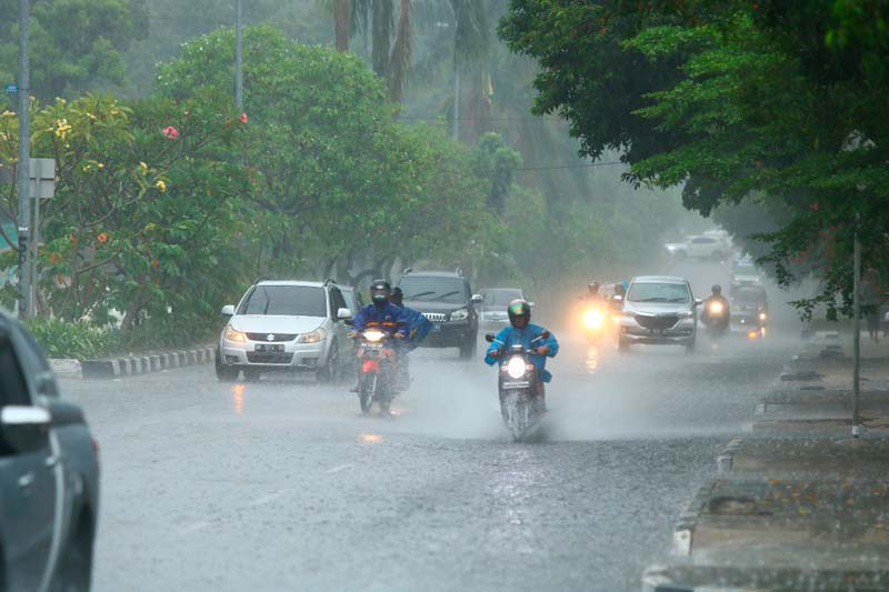 BPBD Ungkap Sejumlah Wilayah Kalbar Bakal Diguyur Hujan, Pemadaman Karhutla Masih Berlanjut