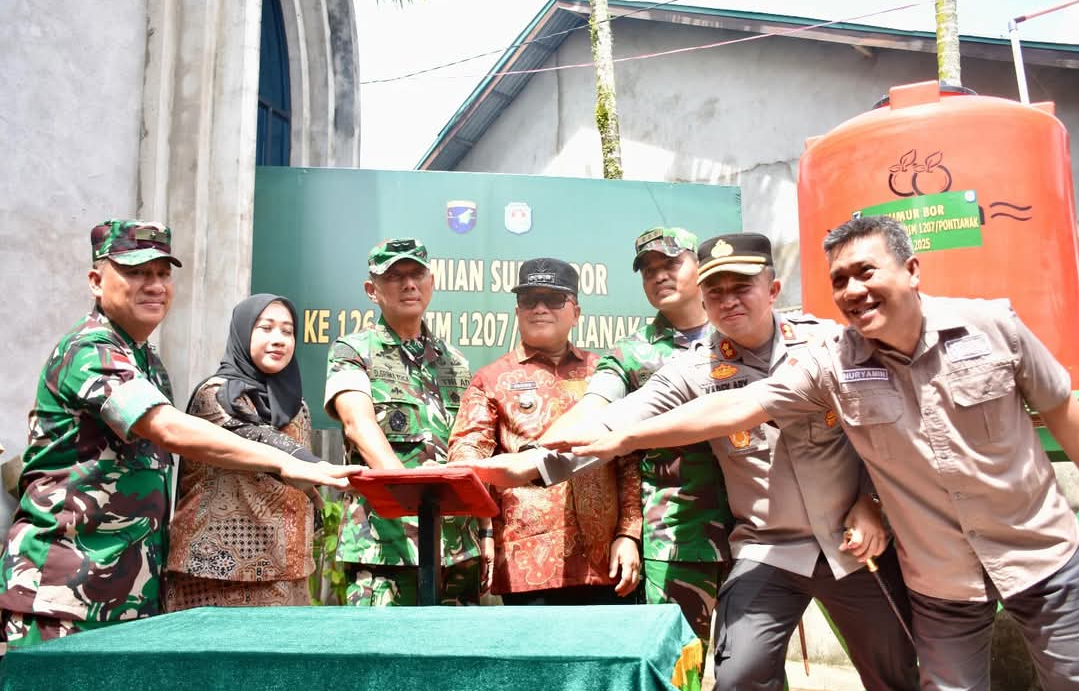Bupati Sujiwo Apresiasi Dukungan TNI Membangun Kubu Raya