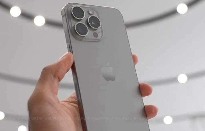 iPhone 15 Pro Max: Inovasi Terbaru dengan Desain Titanium dan Performa Mengagumkan