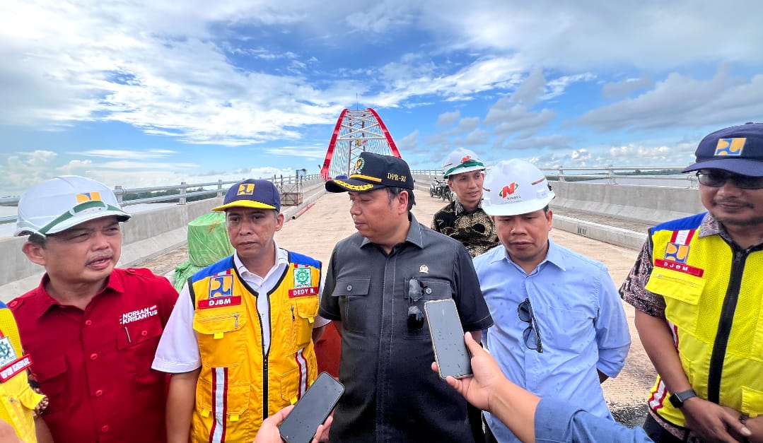 Ria Norsan Sebut Jembatan Sungai Sambas Besar Karya Anak Bangsa yang Luar Biasa