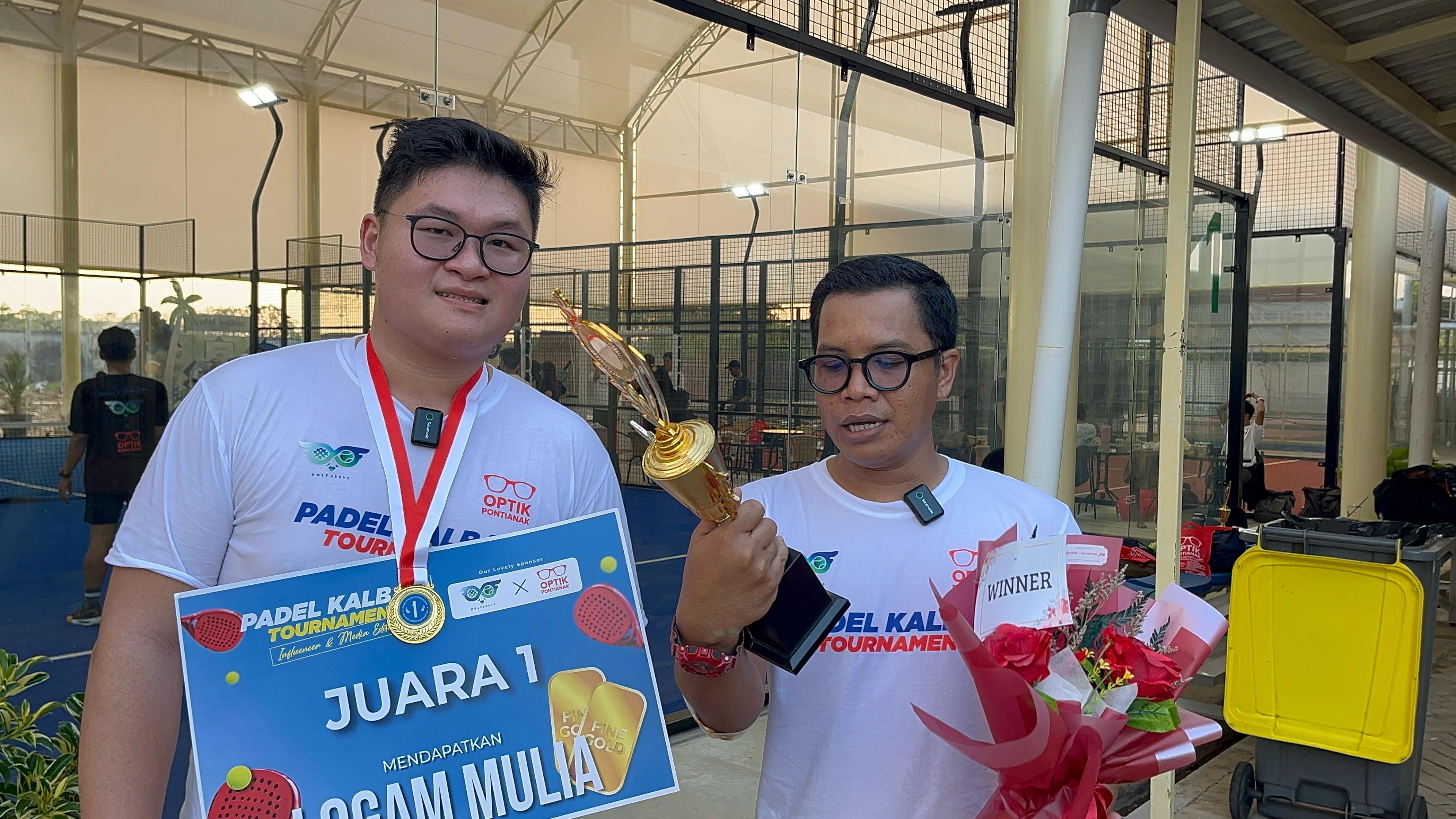 Irving Tandra & Acutison Tante Ragi Juara Padel Kalbar: Pelawak & Pengusaha Pun Bisa Unjuk Skill!