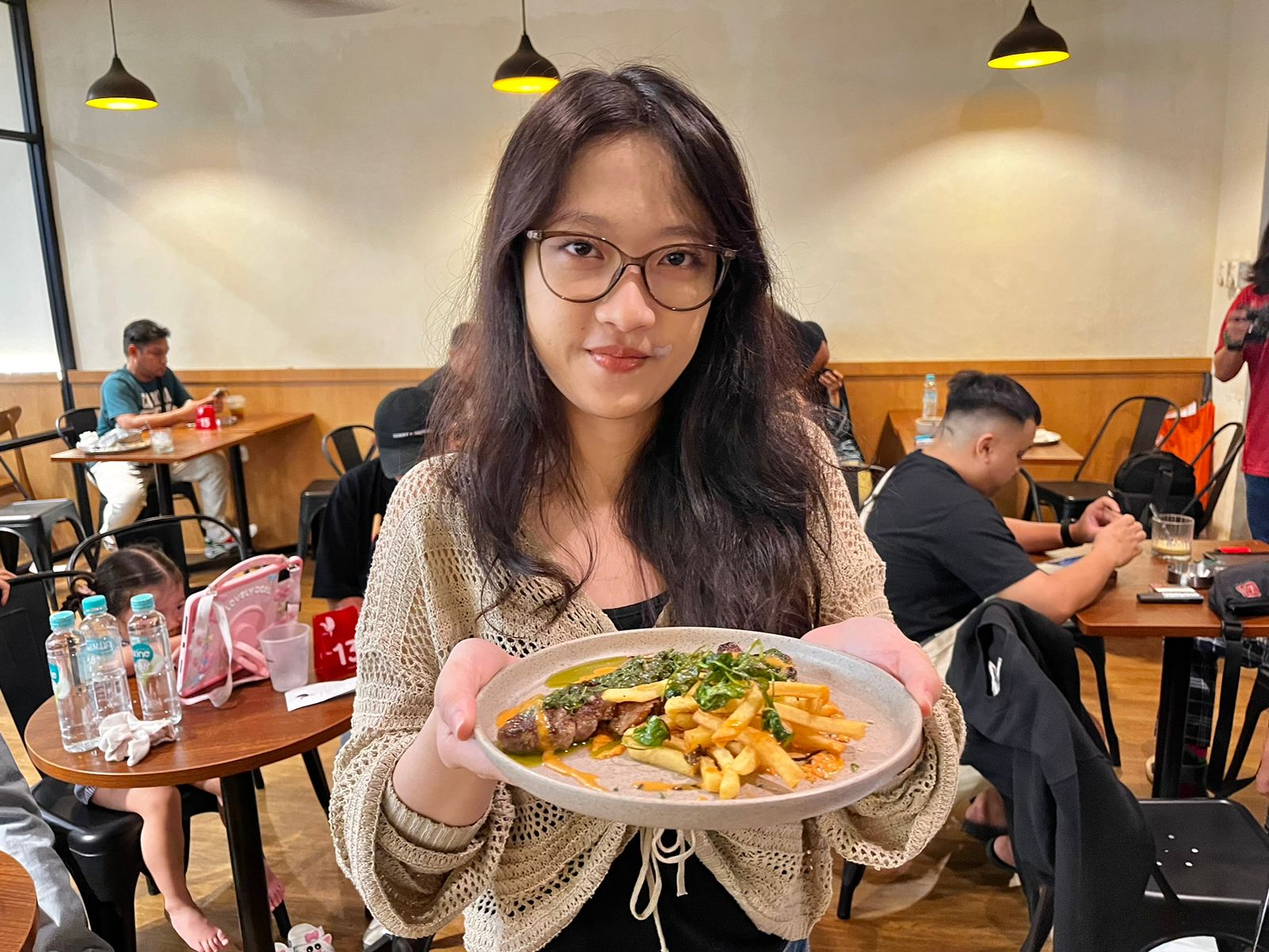 Dua Chef Malaysia Bajak Dapur Ngopidiaphen, Ciptakan 6 Menu Spesial
