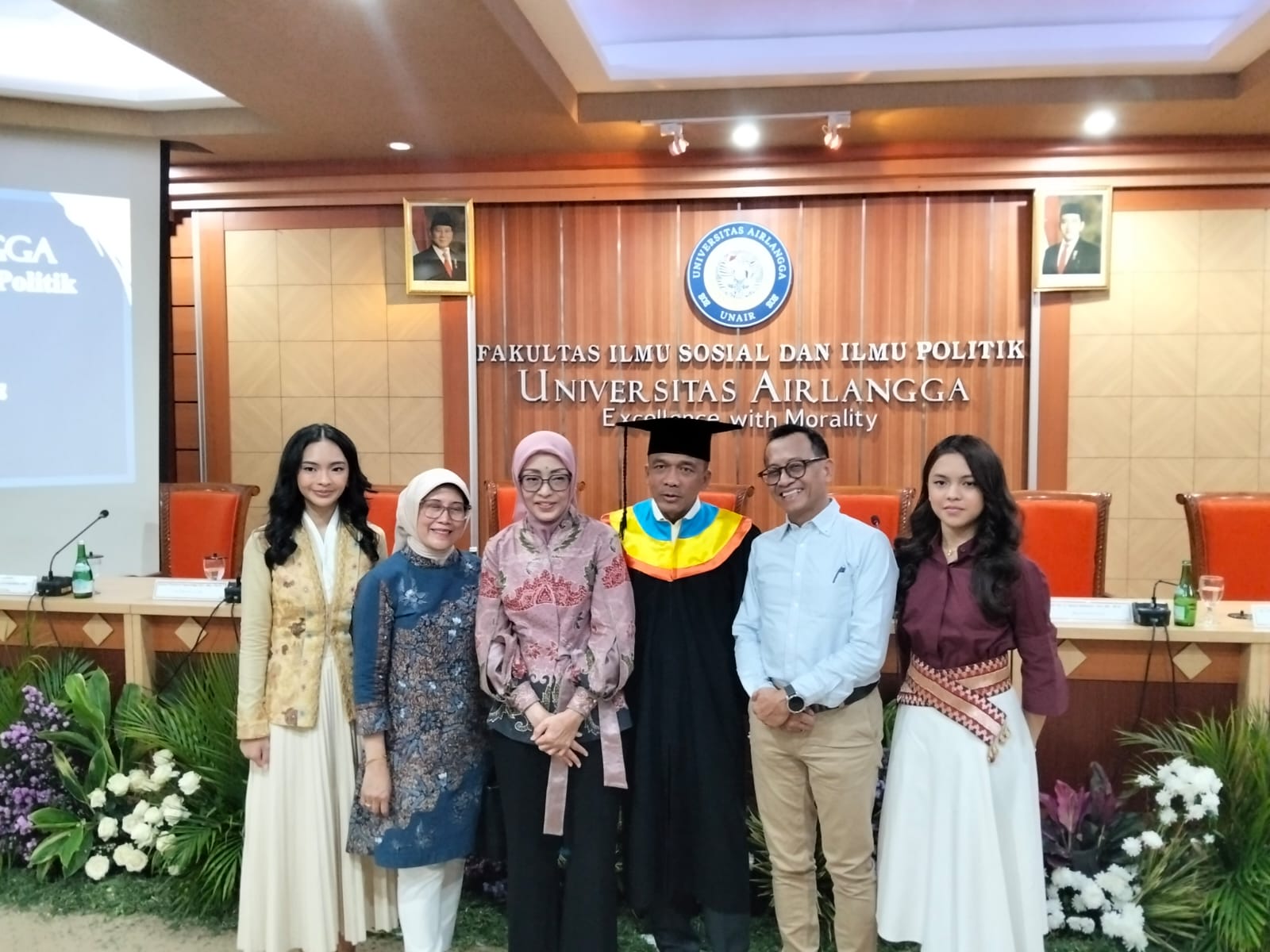 Kapolda Jabar Irjen Pol Rudi Setiawan Raih Gelar Doktor di Unair