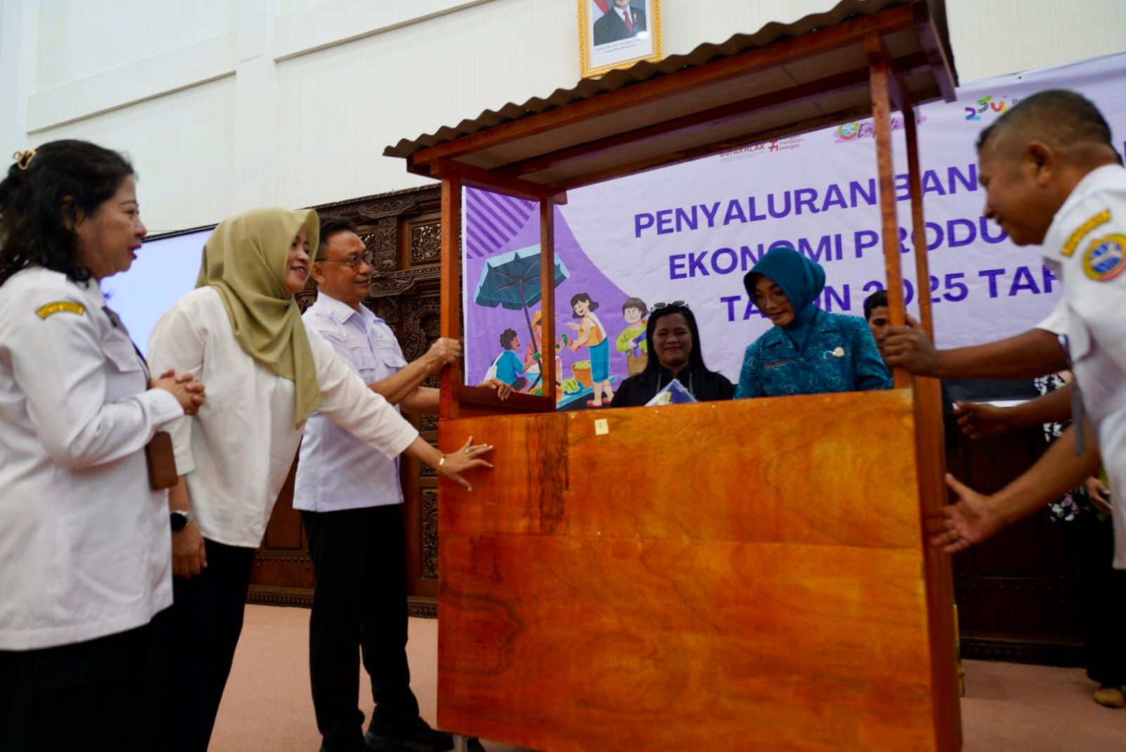Pemkot Pontianak Salurkan Bantuan UEP 2025, Dorong UMKM Naik Kelas