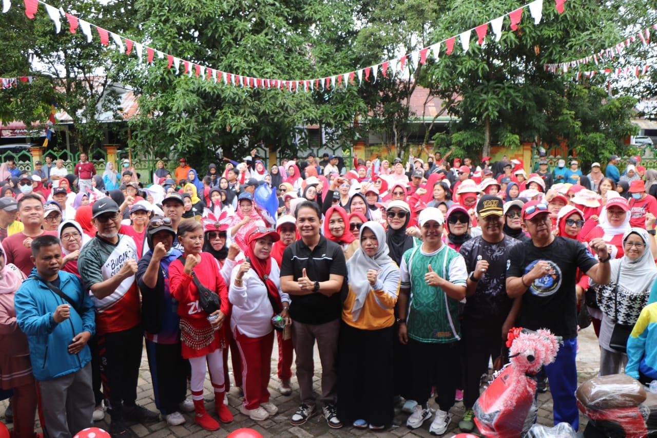 Peringati HUT RI, Wakil Wali Kota Pontianak Gaungkan Kampanye Kebersihan Lingkungan Melalui Jalan Sehat