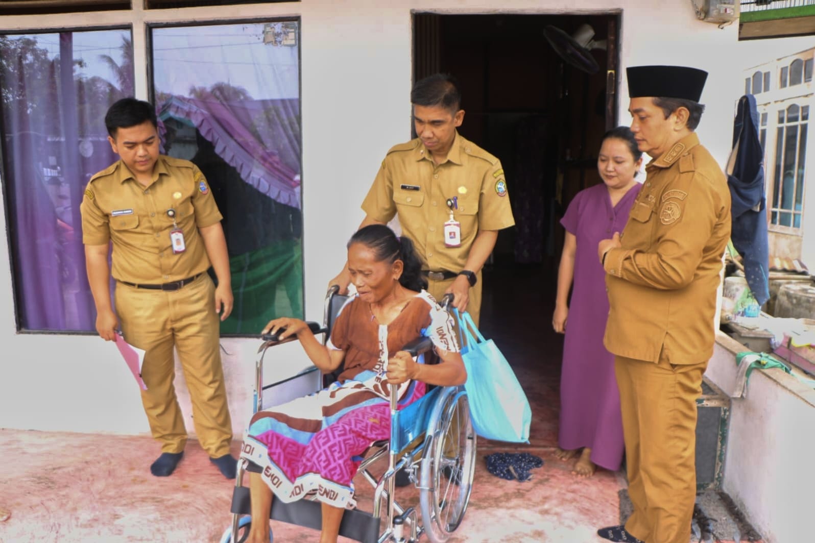 Bantuan Sosial Pontianak, Empat Warga Terima Kursi Roda hingga Kaki Palsu