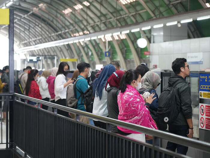 KAI Layani Lebih dari 13 Juta Pengguna LRT Jabodebek Selama Semester I 2025, Naik 50 Persen