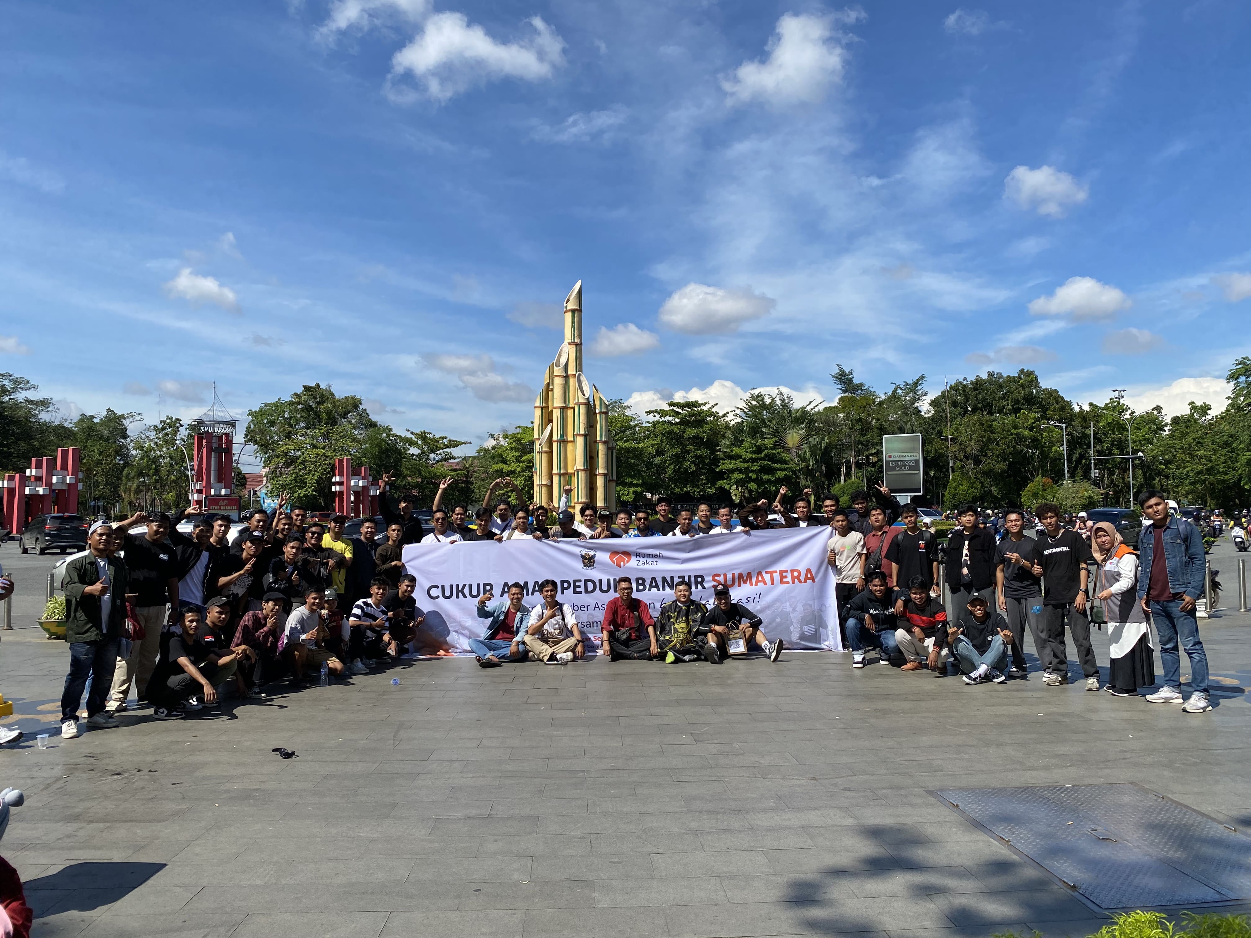 Cukur Amal Rumah Zakat dan WBBA di Taman Digulis Pontianak Galang Dana untuk Korban Banjir Sumatera