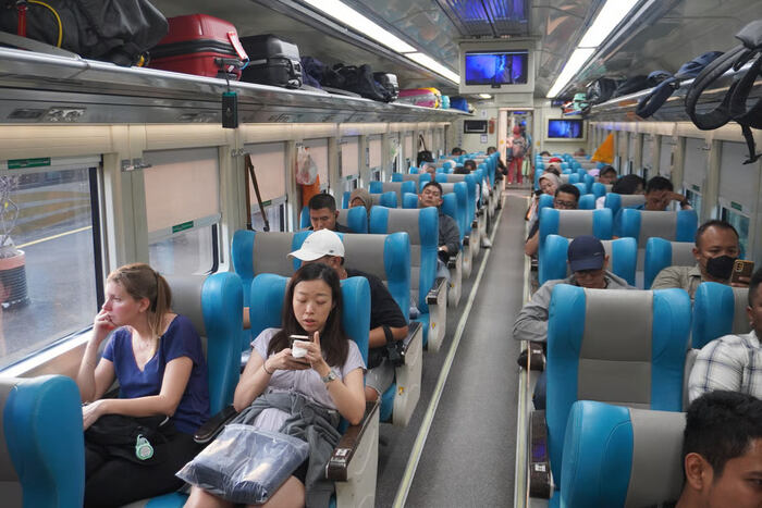 Wisman Makin Memilih Kereta Api: 28 Ribu Turis Gunakan KA dari Semarang