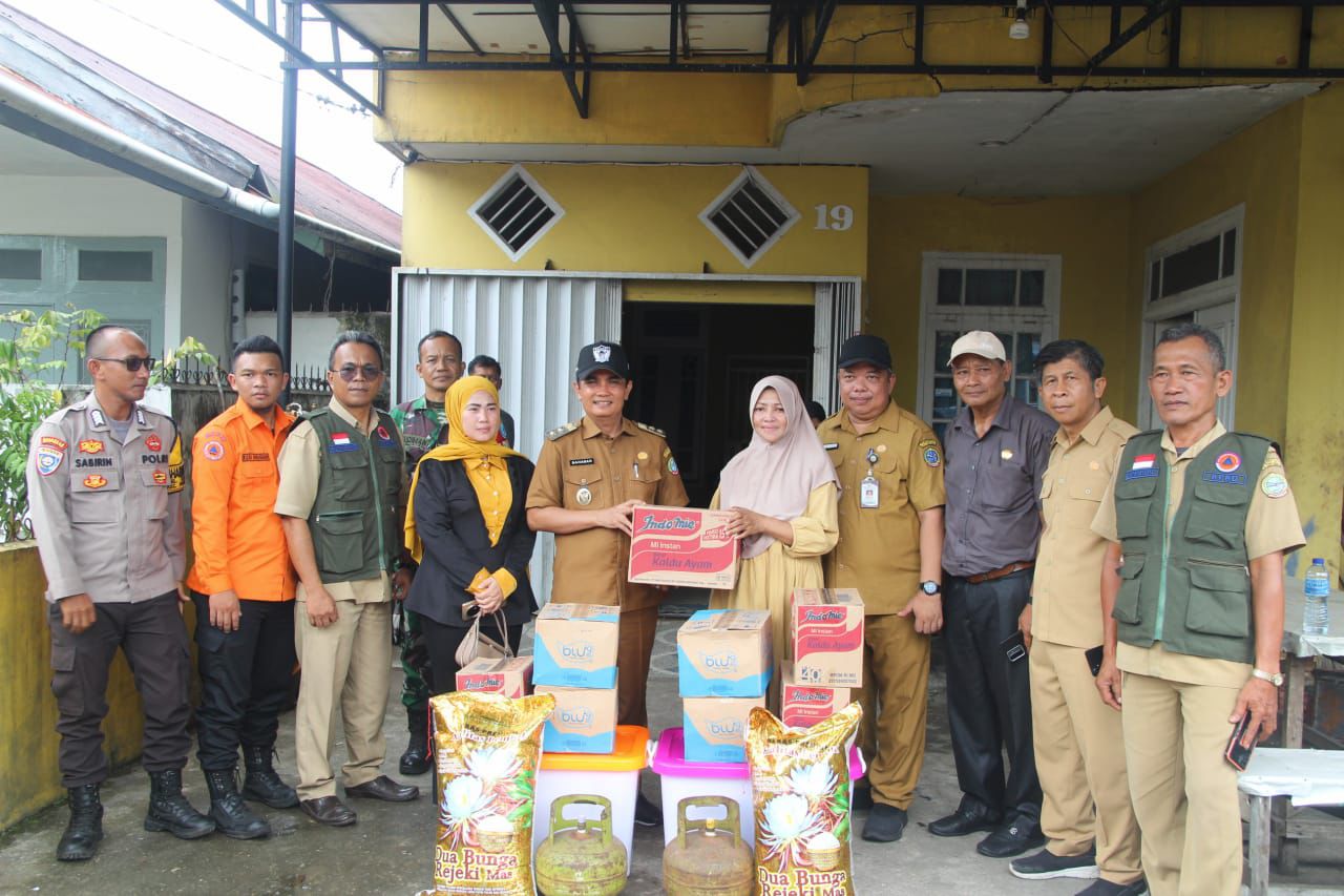 Pemkot Pontianak Salurkan Bantuan ke 381 Petani Terdampak Puting Beliung