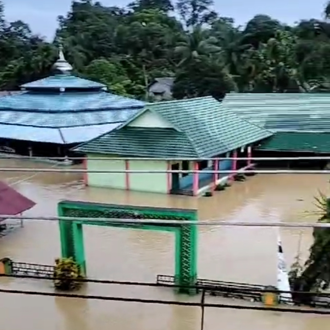 Curah Hujan Tinggi, Banjir Genangi Desa Karangan Kecamatan Mempawah Hulu