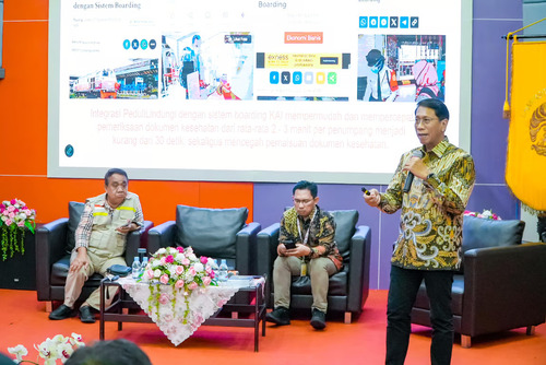 CEO Talks FIA UI: Direktur Utama KAI Didiek Hartantyo Bagikan Strategi Inovasi Pelayanan Publik
