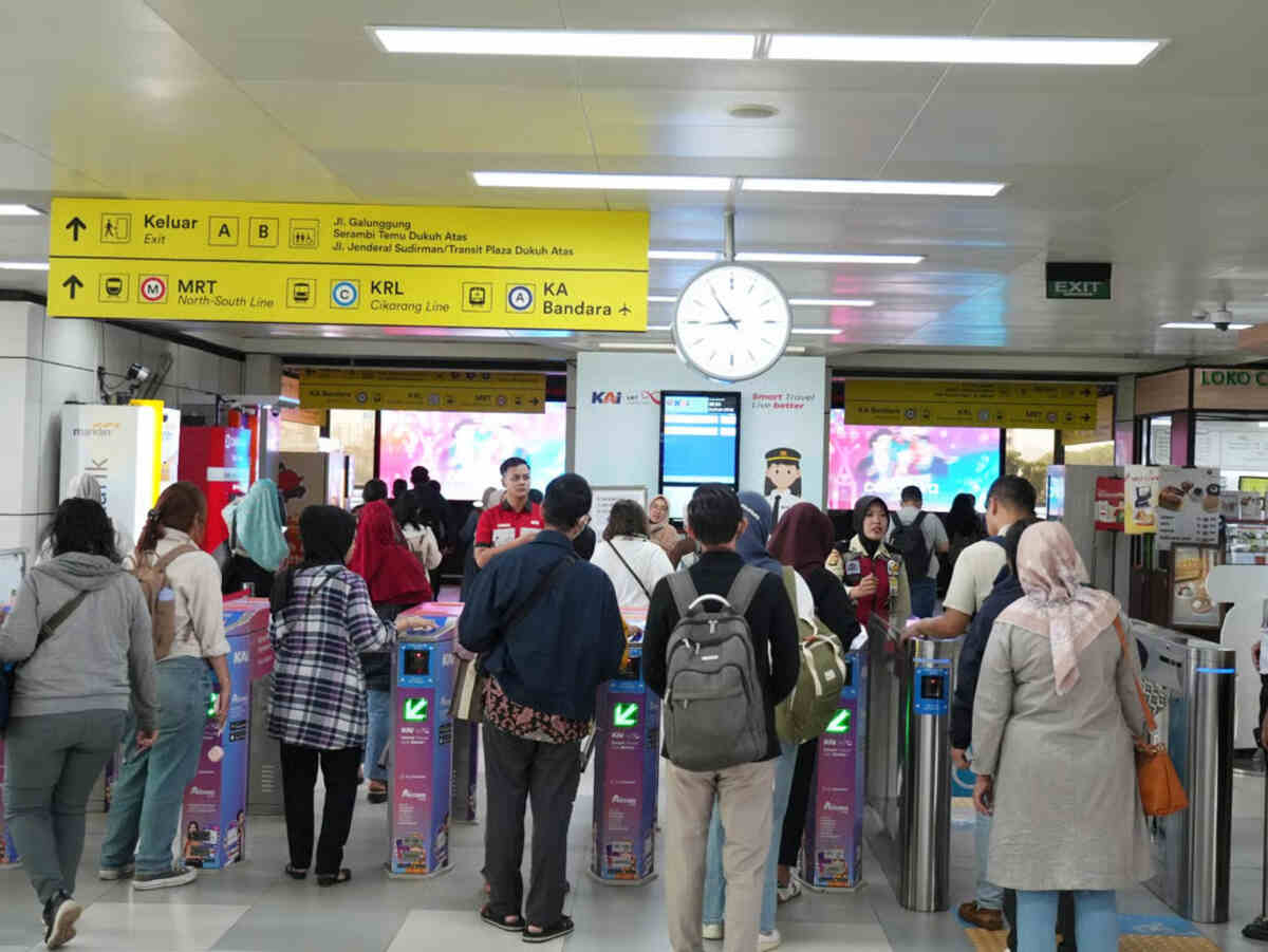 Long Weekend 1–3 Mei, LRT Jabodebek Operasikan 270 Perjalanan per Hari, Jadi Solusi Mobilitas Liburan yang Efi