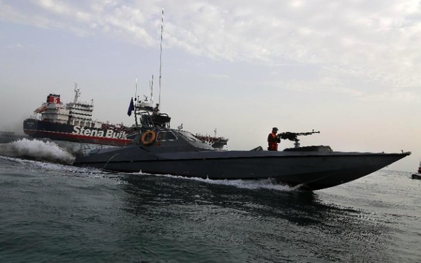 Ketegangan di Selat Hormuz: Iran Menahan Kapal Tanker AS sebagai Pembalasan