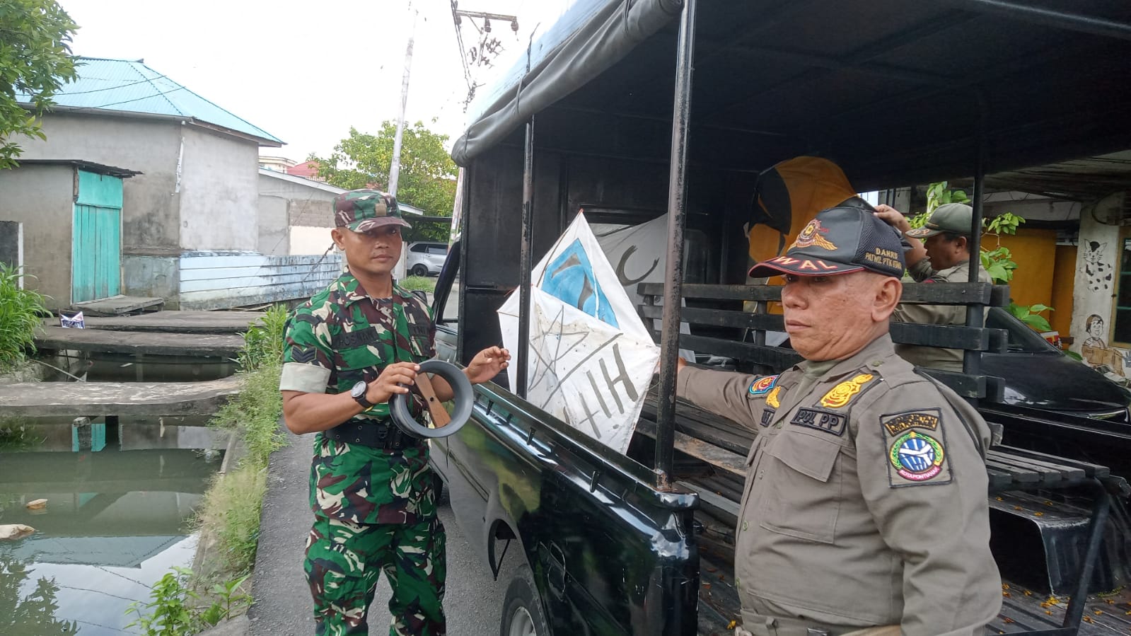 Razia Layangan di Pontianak, Satpol PP Sita 16 Layangan dan Gelondongan Benang