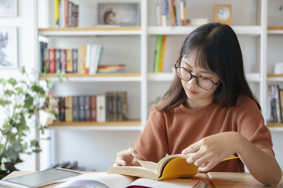 Menjadi Pembaca Lebih Aktif: 7 Tips Meningkatkan Kebiasaan Membaca Anda