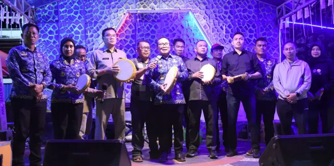 Bupati Sujiwo Resmikan Ruang Publik Kuala Batang di Kubu Raya