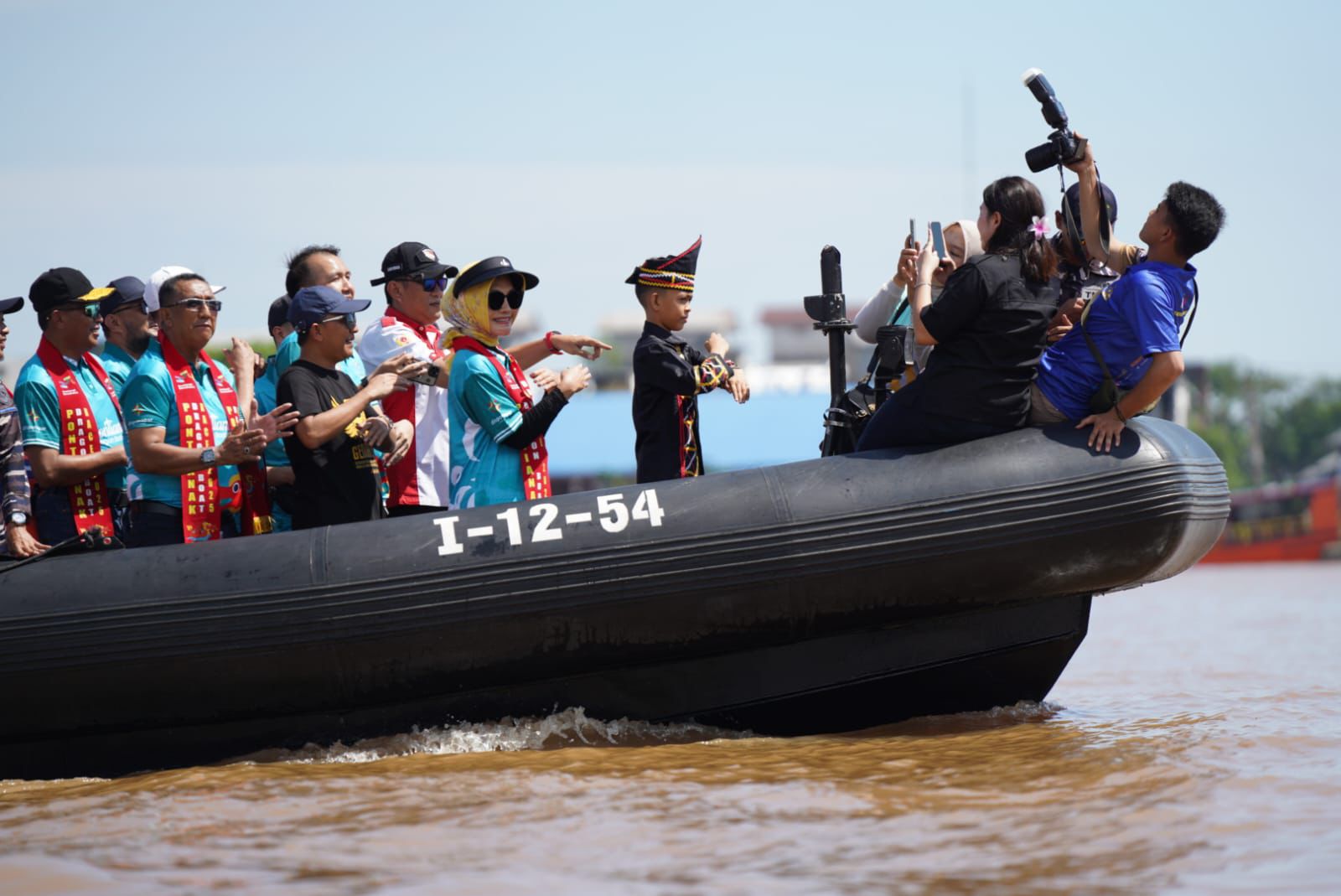 Dikha ‘Aura Farming’ Warnai Pembukaan Pontianak Dragon Boat Race 2025 di Alun Kapuas