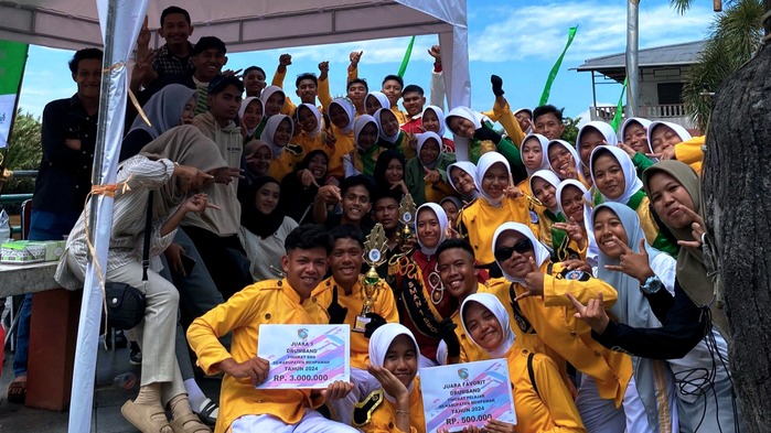 Marching Band Eka Satya Lokatara Satwika Meraih Juara 1 dan Juara Favorit di HUT ke-65 Kabupaten Mempawah