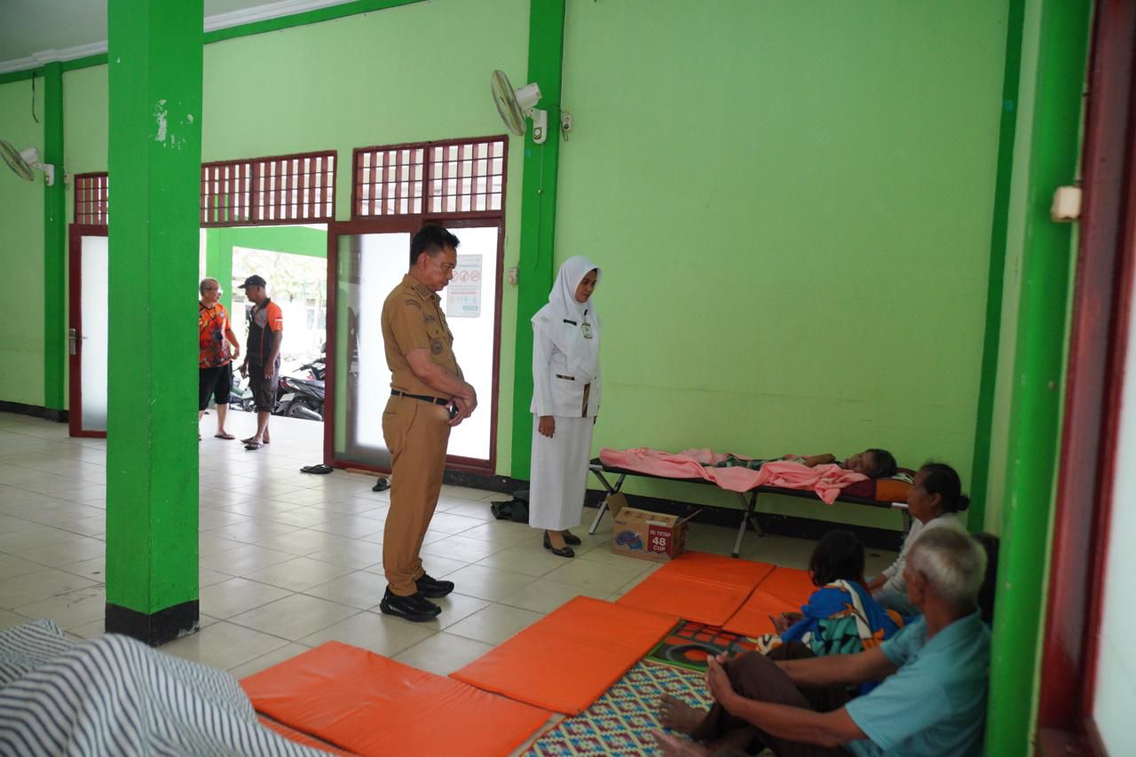 Banjir Rob Terjang Pontianak Barat, 21 Warga Dievakuasi ke Lokasi Aman
