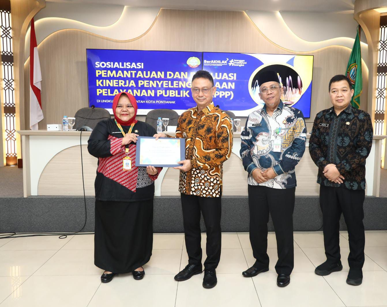 RSUD SSMA Pontianak Raih Penghargaan Pelayanan Publik Sangat Baik dari Kemenpan RB