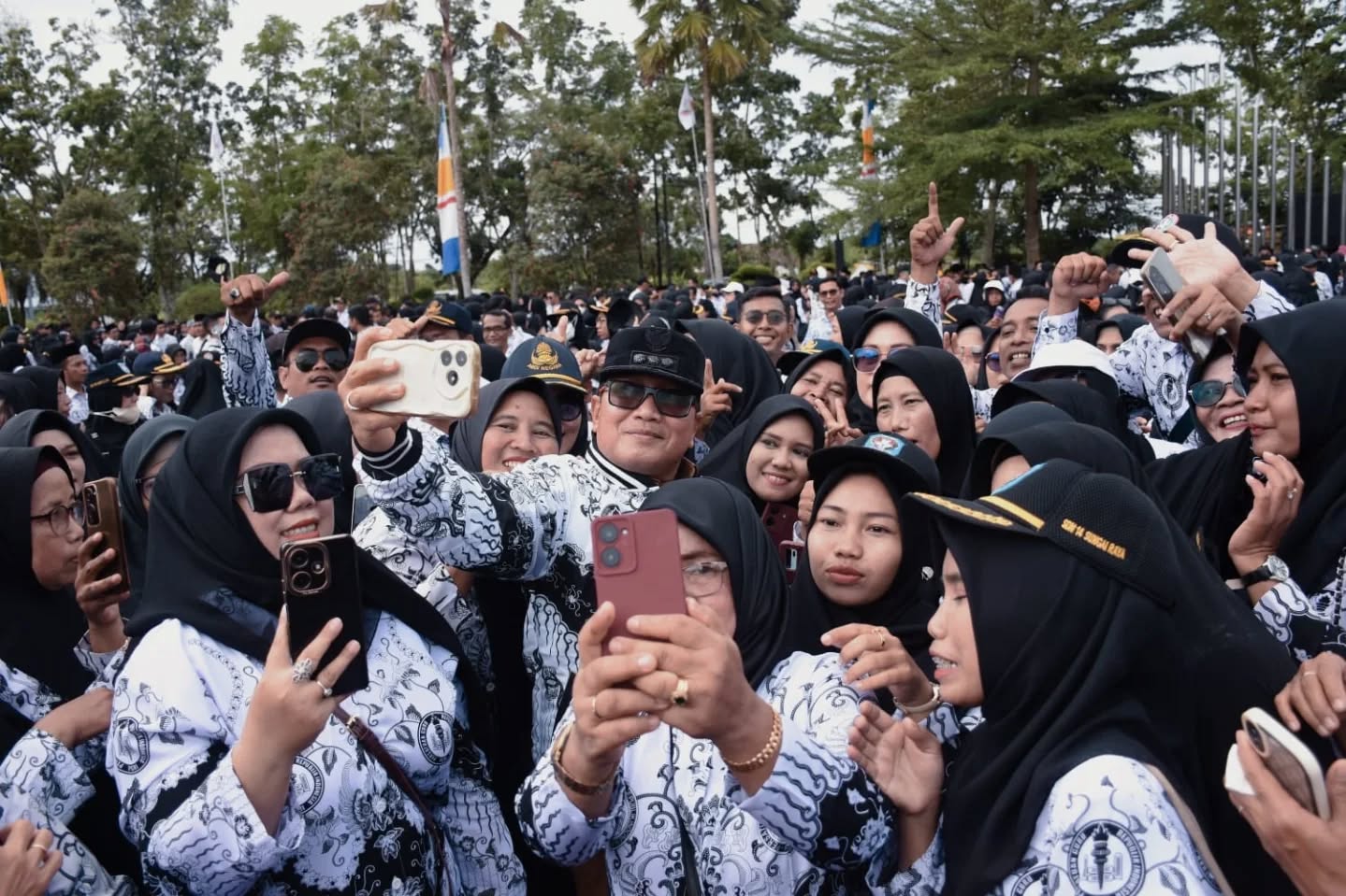 Bupati Sujiwo Pastikan Tunjangan Guru di Kubu Raya Dibayar Penuh