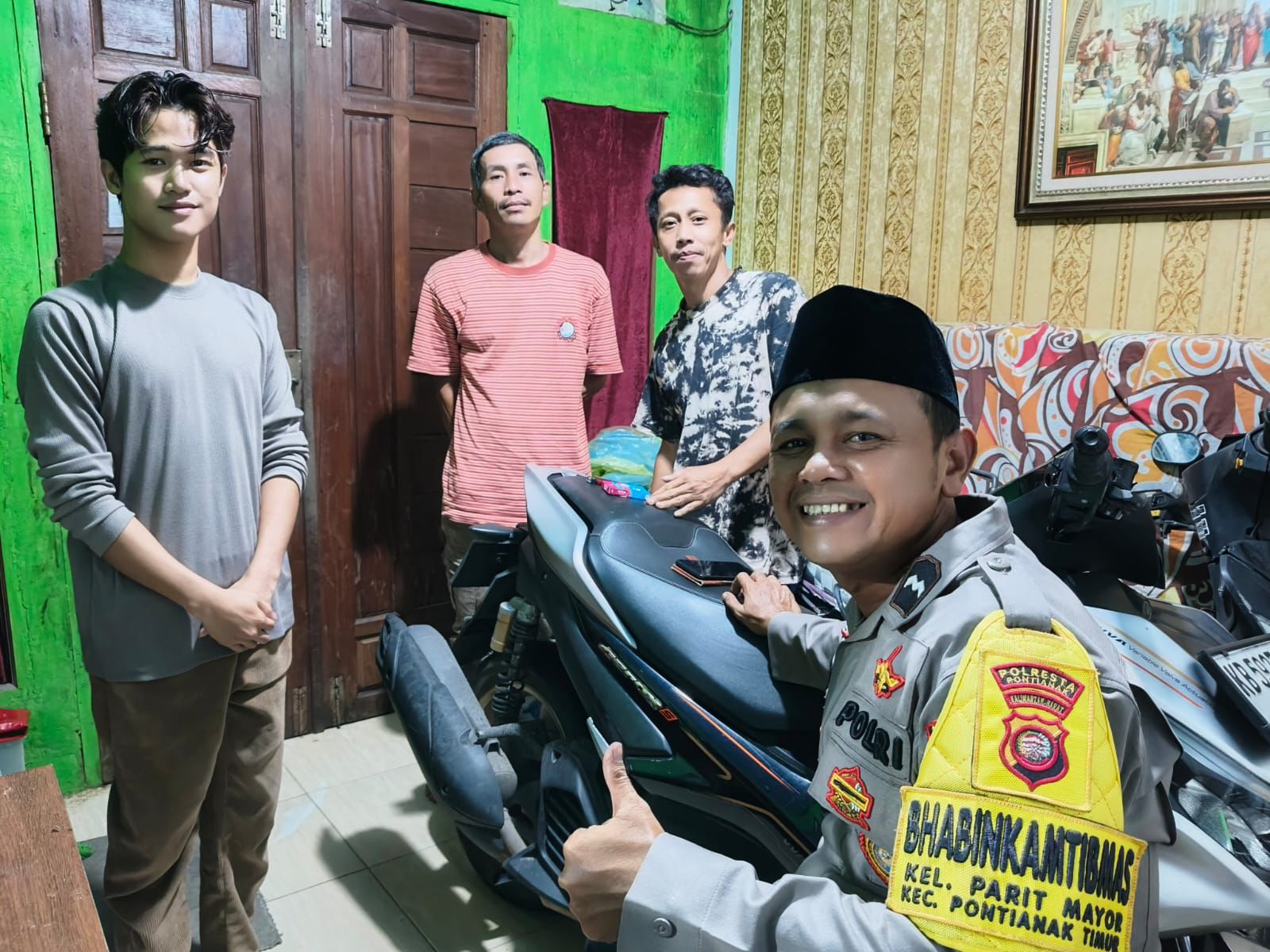 Fakta-fakta Soal TikToker Riezky Kabah Usai Dijemput Paksa Polisi Terkait Kasus Penghinaan Guru