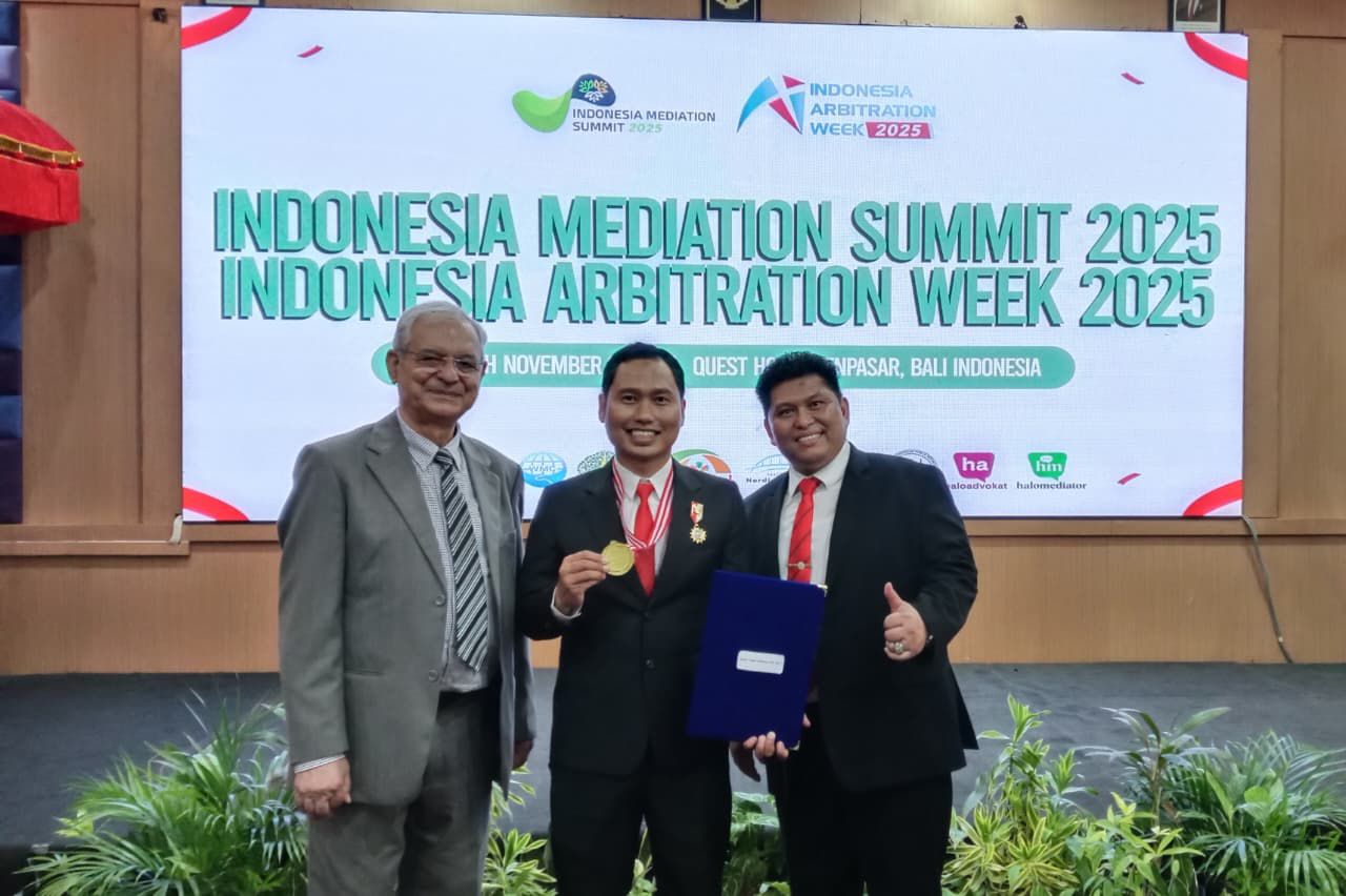 ASN Pemkot Pontianak Tegguh Yuliarto Raih Penghargaan Nasional IADR Awards 2025