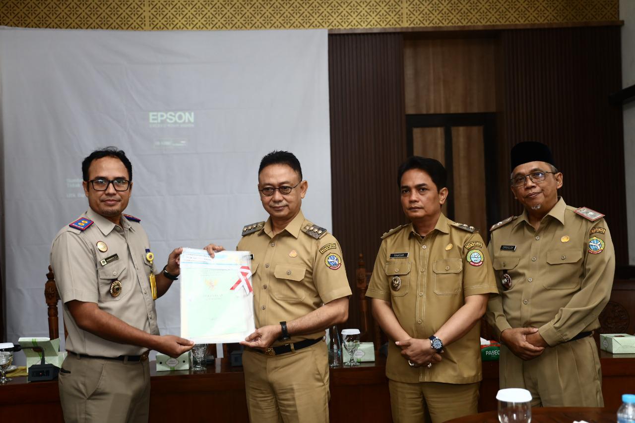 Pontianak Terima 12 Sertifikat Aset dari BPN, Termasuk Lahan Sekolah Rakyat