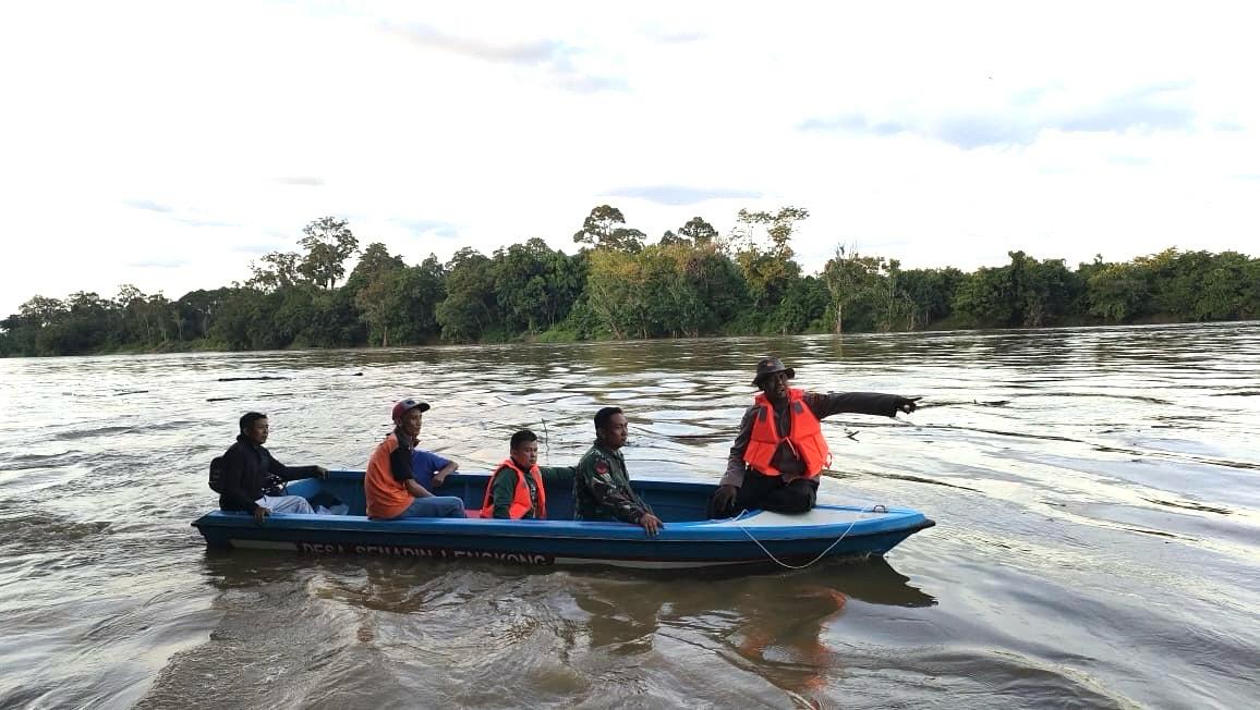 Warga Semadin Lengkong Tenggelam di Sungai Melawi, Pencarian Masih Dilakukan!