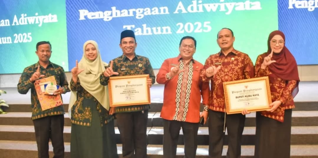 Pemkab Kubu Raya Sabet Penghargaan Adiwiyata Provinsi Kalimantan Barat 2025
