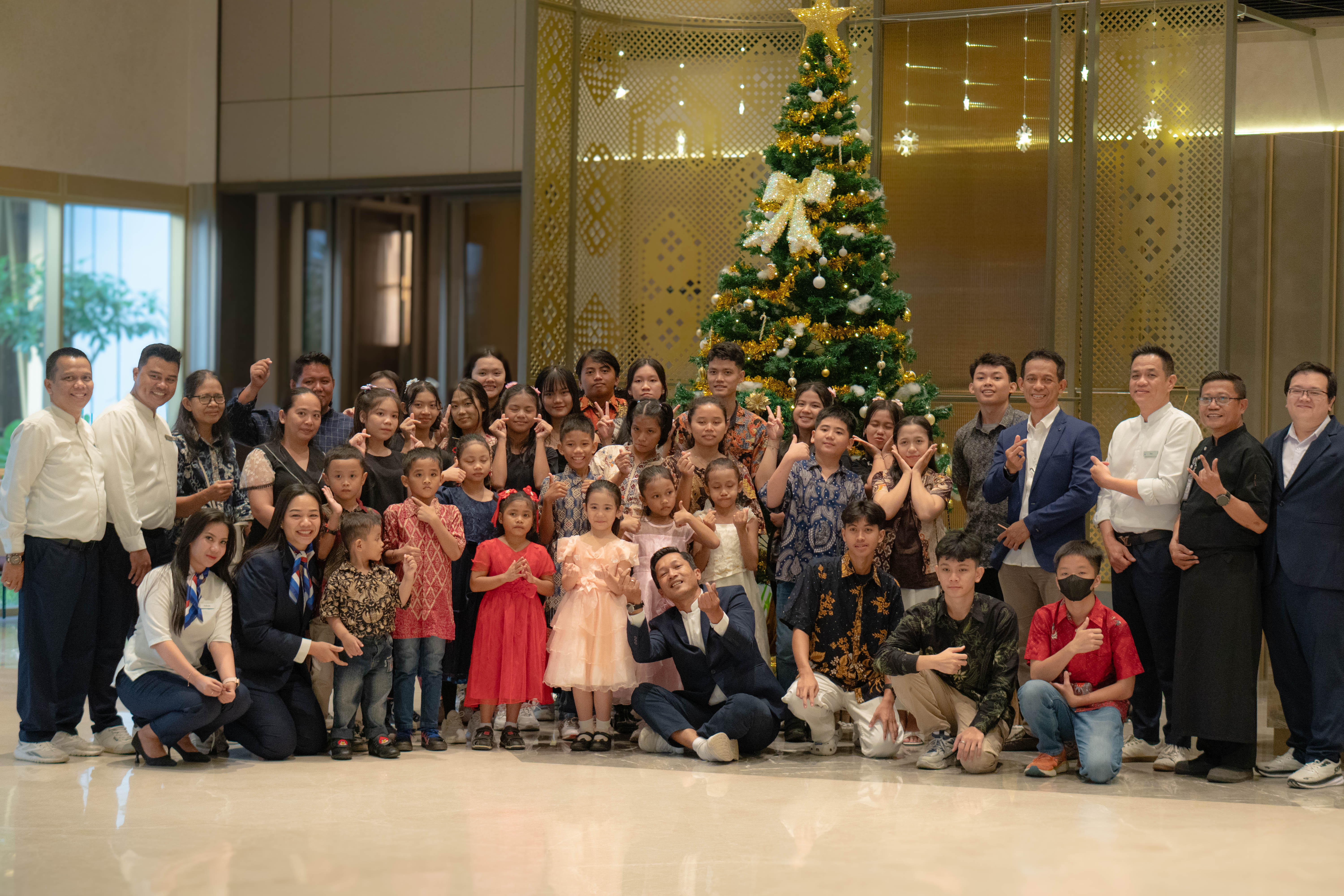 Sambut Natal, Novotel Pontianak Gelar CSR Bersama Panti Asuhan dan Christmas Eve Dinner
