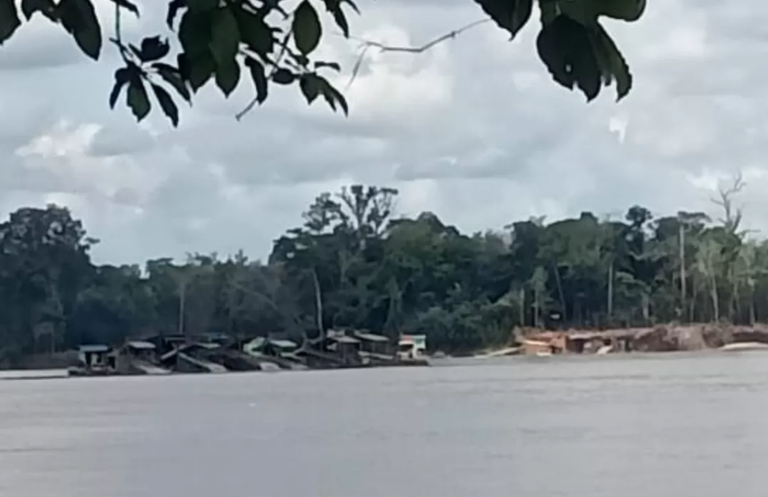 PETI Marak di Sungai Ana Sintang, Diduga Dibiarkan APH: Lingkungan Rusak, Warga Terdampak