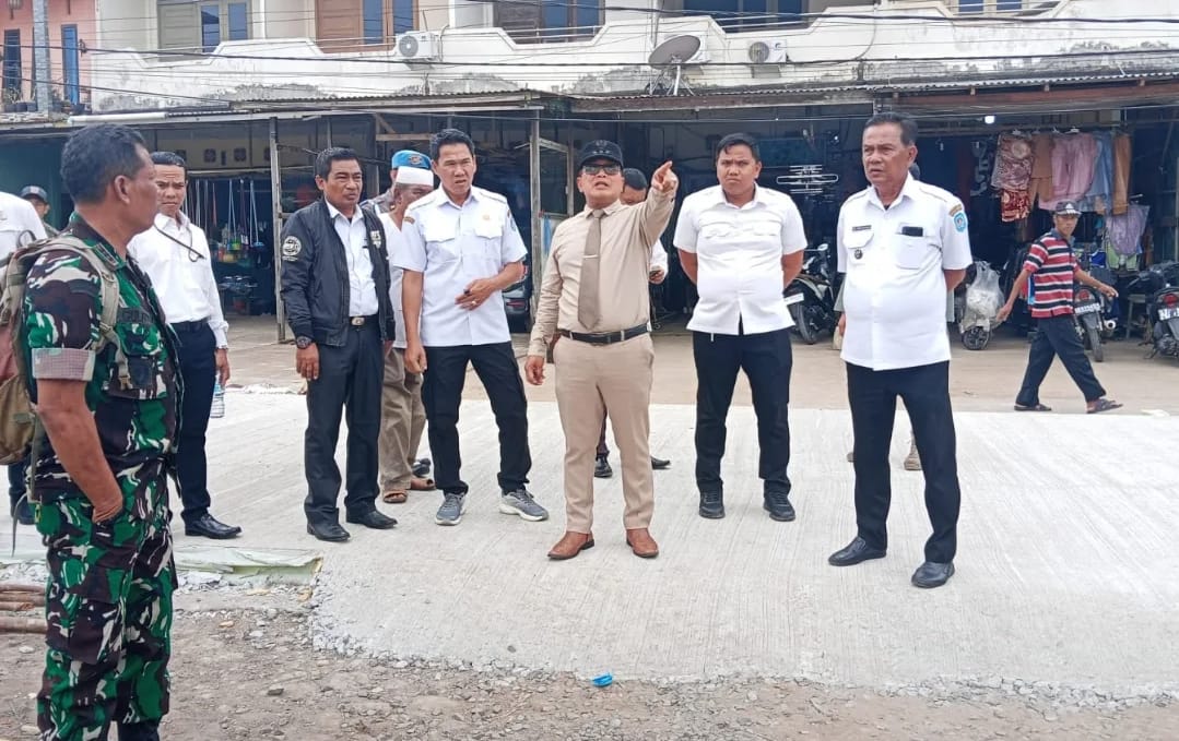 Bupati Sujiwo Tinjau Jalan Pasar Kakap hingga Normalisasi Sungai Rengas