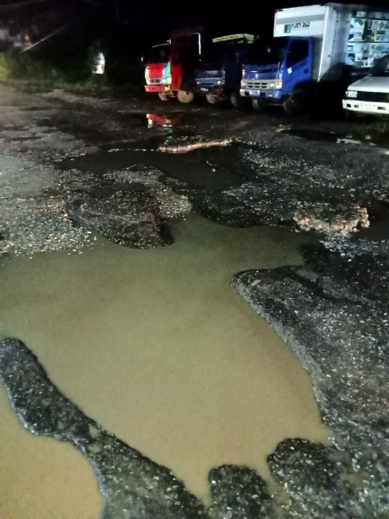 Warganet Geram Jalan Trans Kalimantan Dibawah Kewenangan Pemprov Kalbar Tak Kunjung Diperbaiki