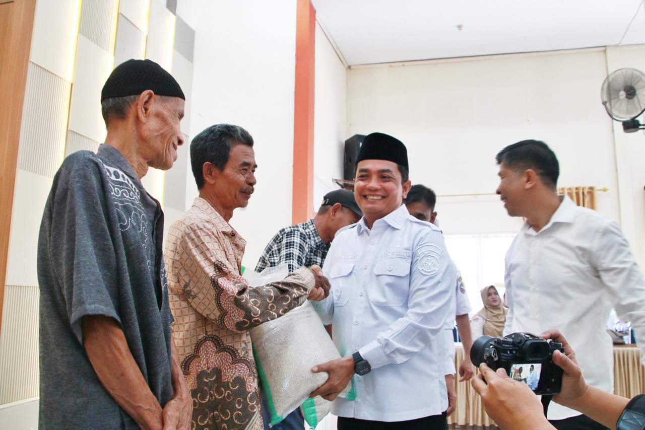 Ringankan Beban Warga, Pemkot Pontianak Distribusikan Bantuan Beras ke 1.264 KK