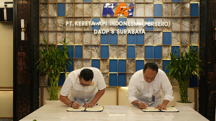 Tingkatkan Sinergitas, KAI Daop 8 Surabaya Teken MoU Dengan Sekretaris DPRD Provinsi Jawa Timur