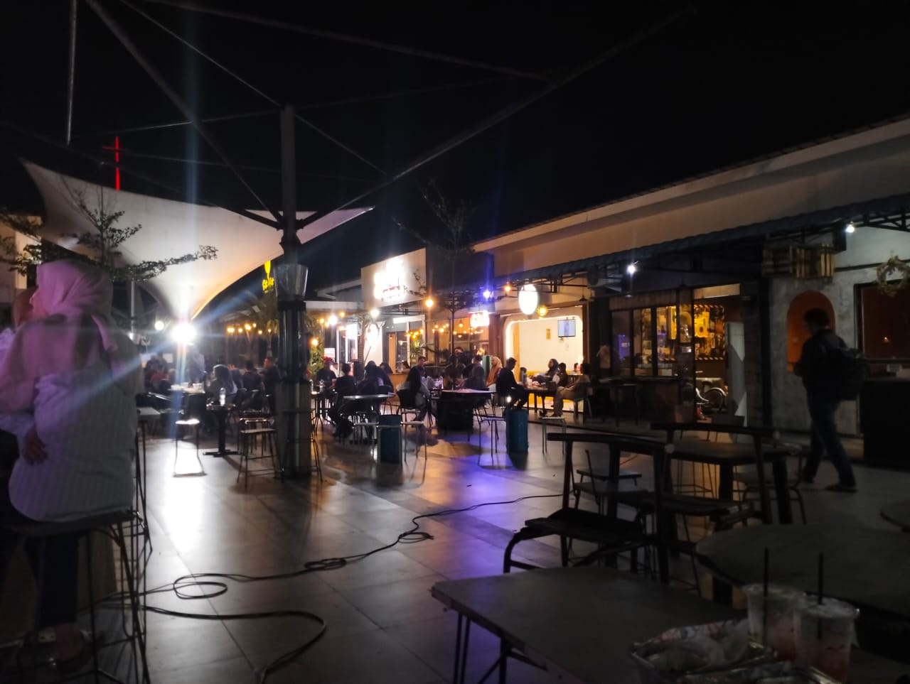 Nobar Final Liga Champions PSG vs Inter Milan di Satu Hati Pontianak