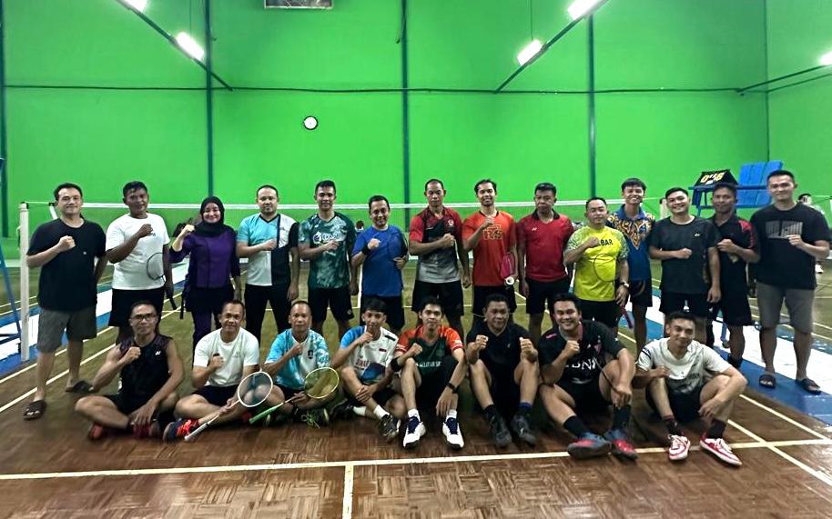 PT RKA Gelar Badminton Bersama PT SDK Demi Pererat Hubungan Antar Perusahaan 