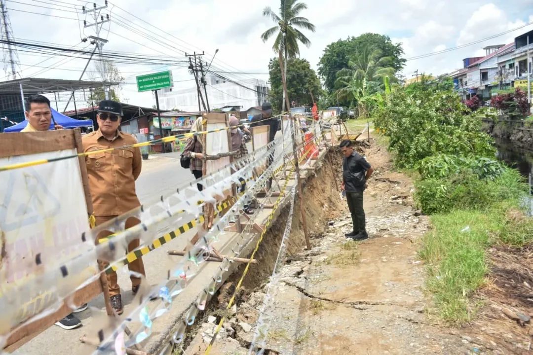 Pemkab Segera Tangani Jalan Amblas di Serdam