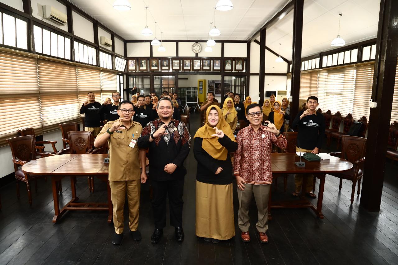 Menuju Pontianak Informatif, Perangkat Daerah Dibekali Standar Pelayanan Informasi