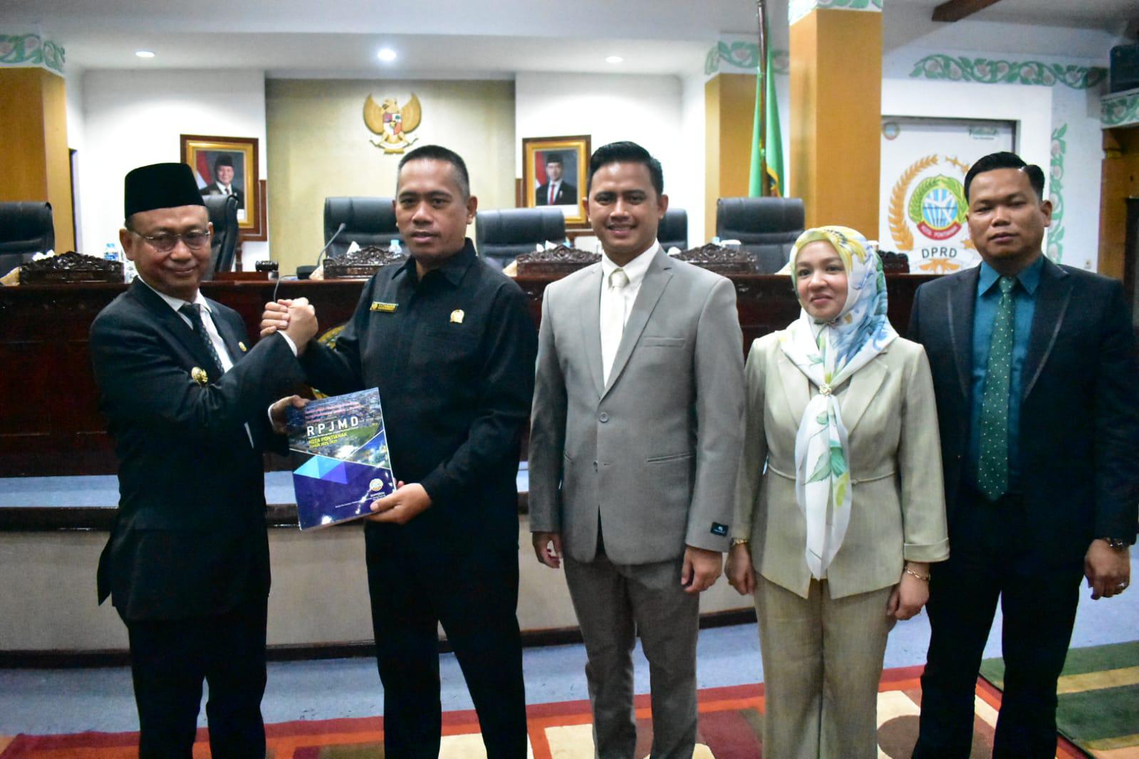 Komitmen Cetak SDM Unggul dan Berdaya Saing, Wako Sampaikan Raperda RPJMD 2025-2029