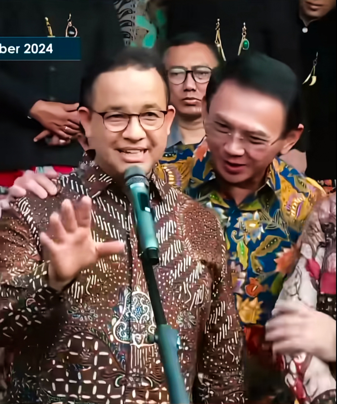 Momen Ahok dan Anies Saling Bergandengan dan Tertawa Lepas, Rahasia dan Kejutan Apa di Tahun 2025?