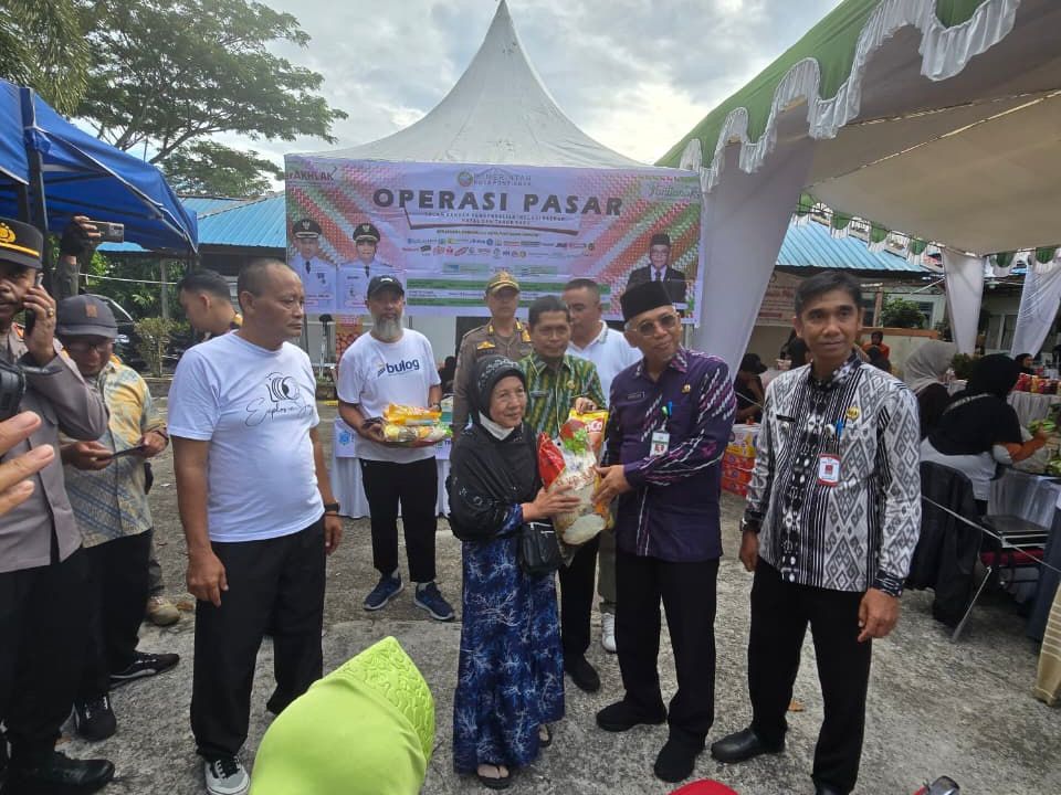 Operasi Pasar Murah di Pontianak Timur, Sekda Amirullah: Tekan Inflasi Daerah